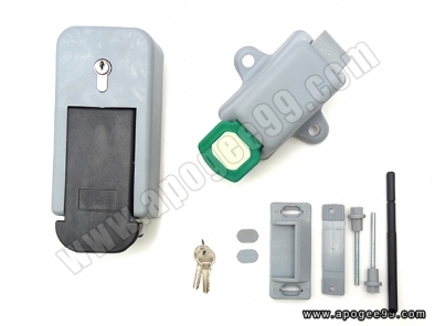 Refrigerator door handle, locking mechanism